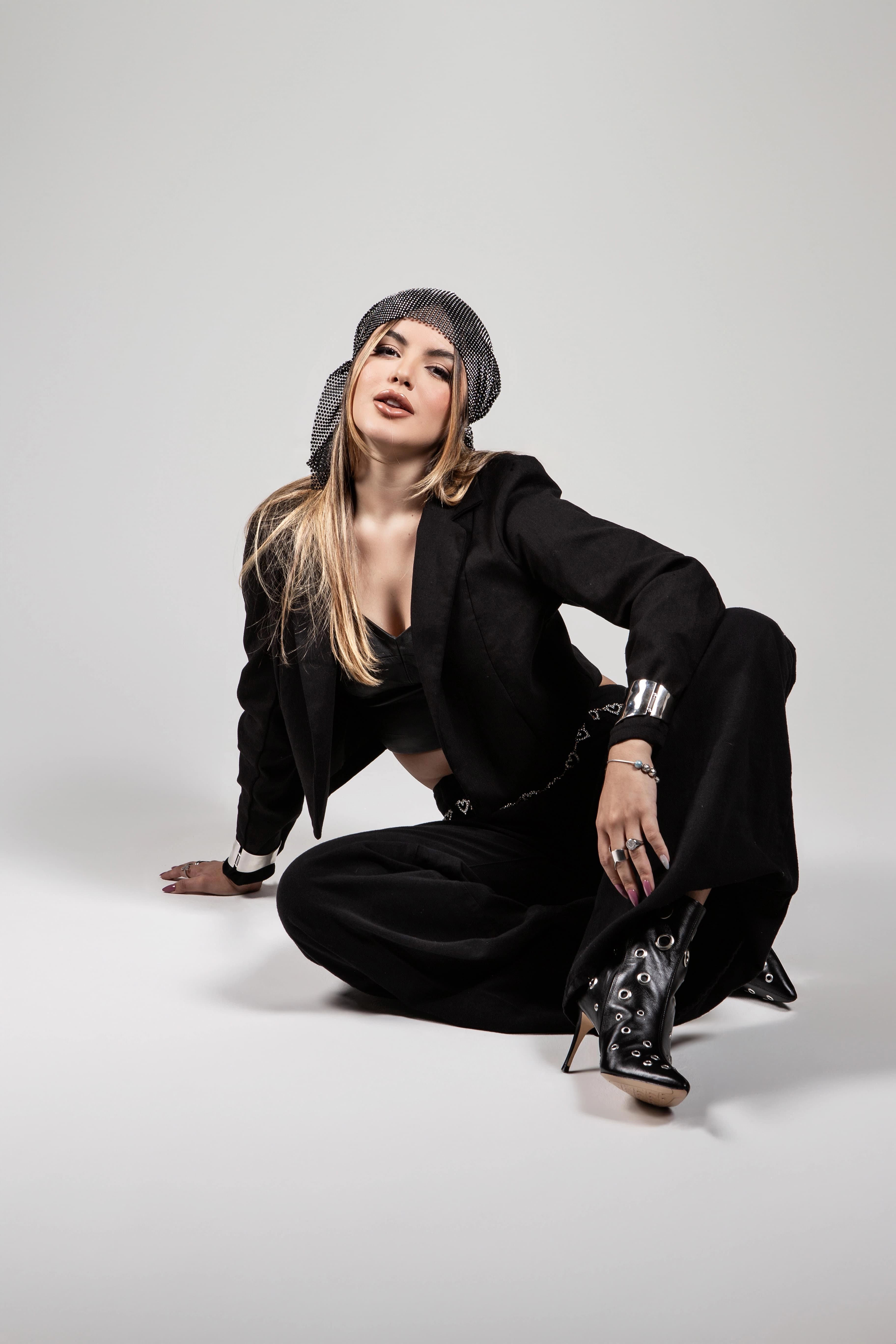 SARAH LEONEL BANNER PHOTO